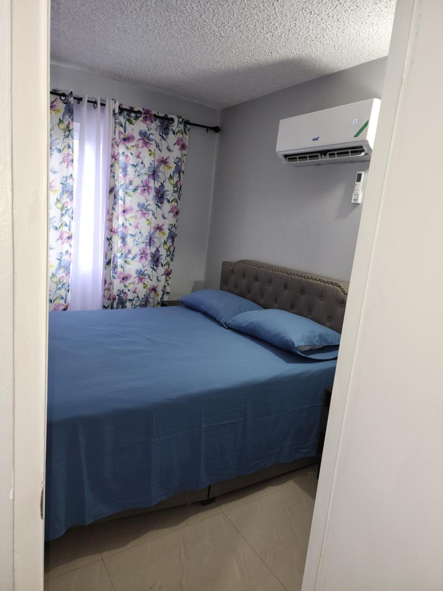 Apartamento Comfy And Cozy Kingston Exterior foto