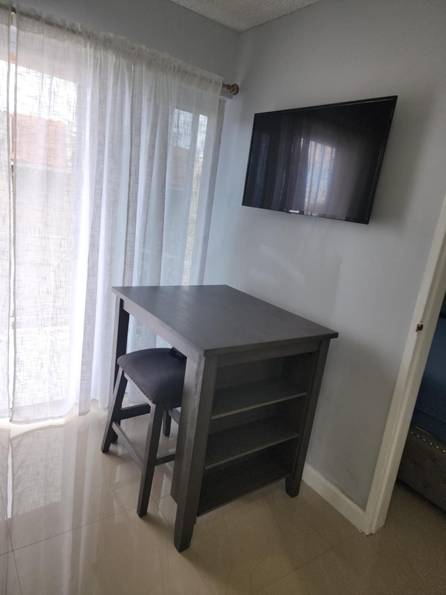 Apartamento Comfy And Cozy Kingston Exterior foto